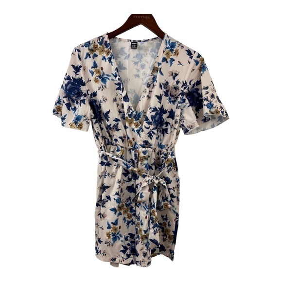 Shein floral print butterfly sleeve belted romper med/6 - Picture 1 of 5
